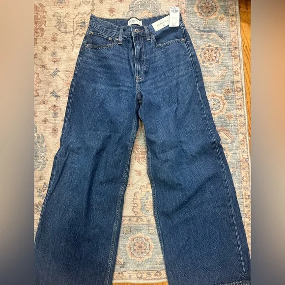 Abercrombie & Fitch Wide Leg Jeans in Dark Blue Denim - Picture 2 of 5